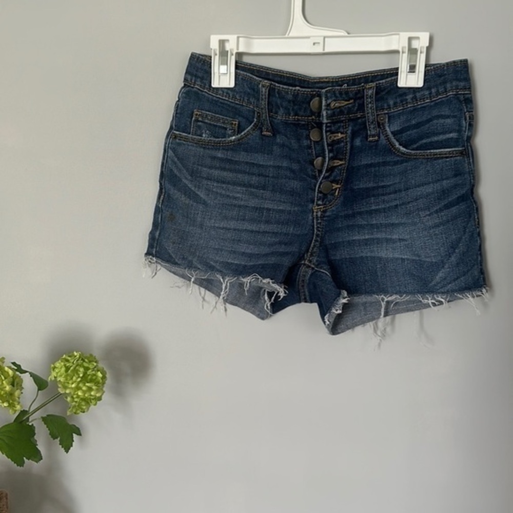 Universal Thread denim jean shorts size 00 frayed hem mid-rise women’s